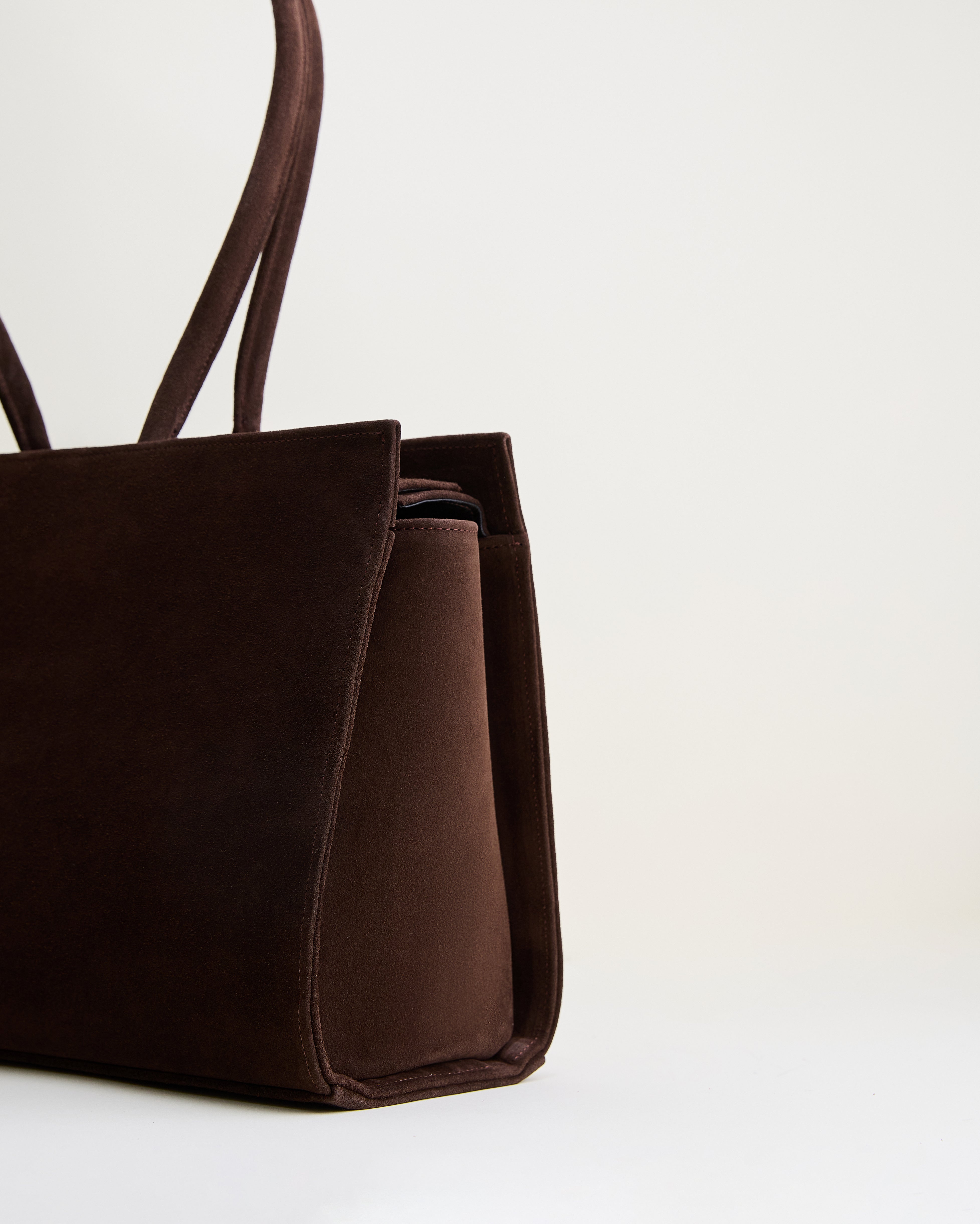 Medium Carolyn Tote Bag in Choco