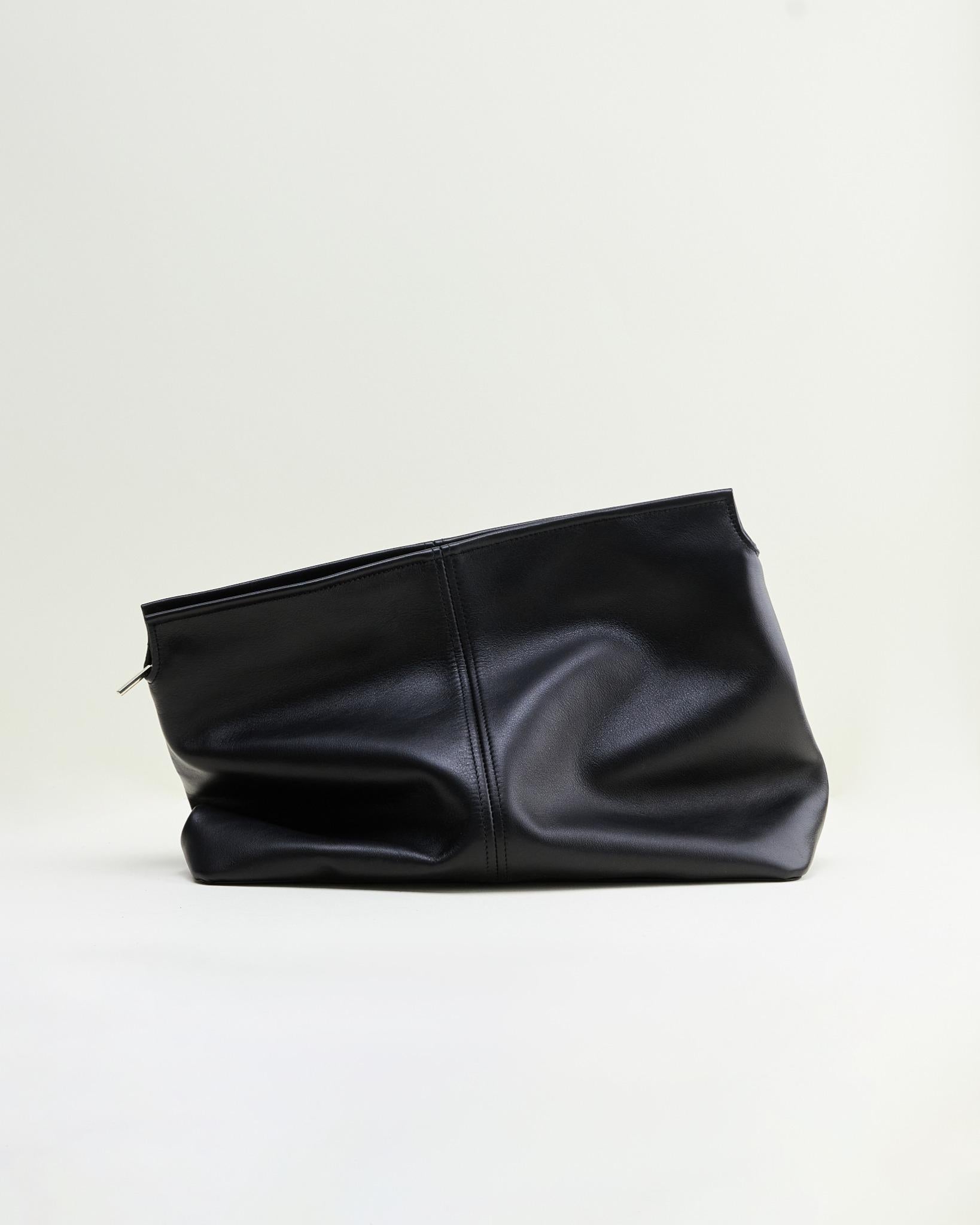 Elza Clutch in Black