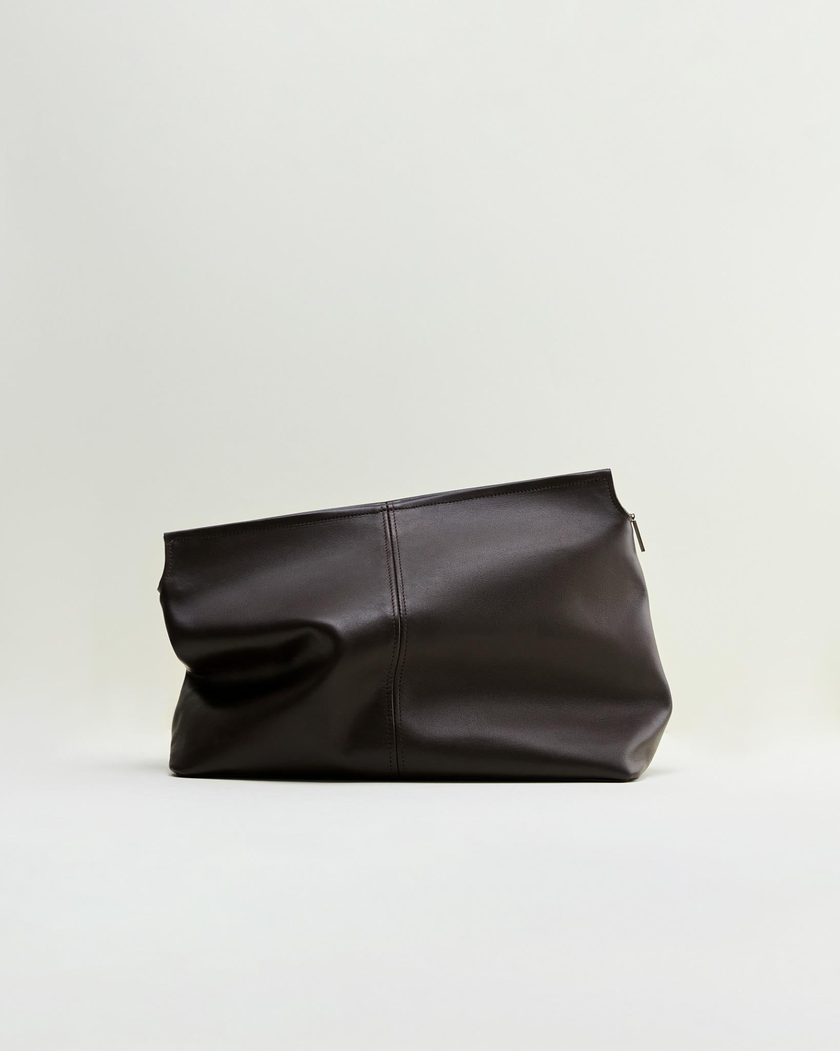 Elza Clutch in Brown