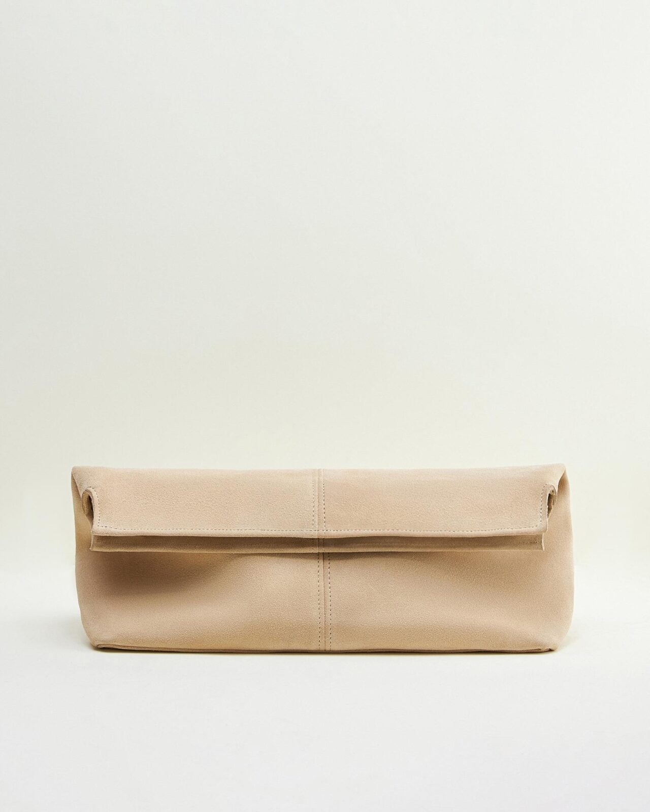 Elza Clutch in Milky